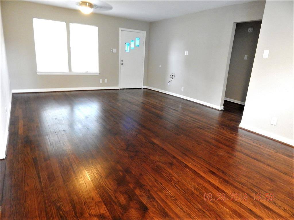 House for rent at 221 W 44th St, Houston, TX 77018