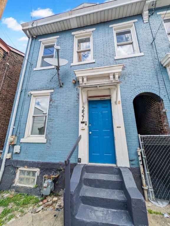 Townhouse for rent at 257 37th St, Pittsburgh, PA 15201