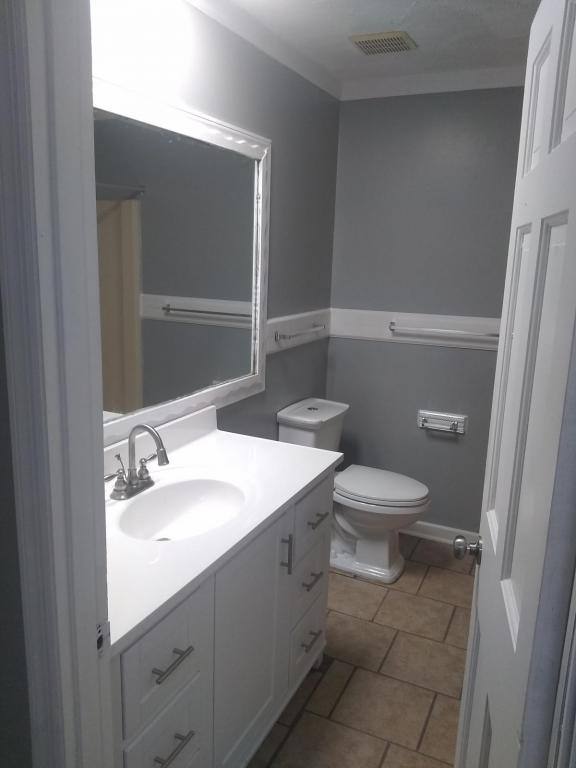 Townhouse for rent at 228 8th St, Decatur, AL 35601