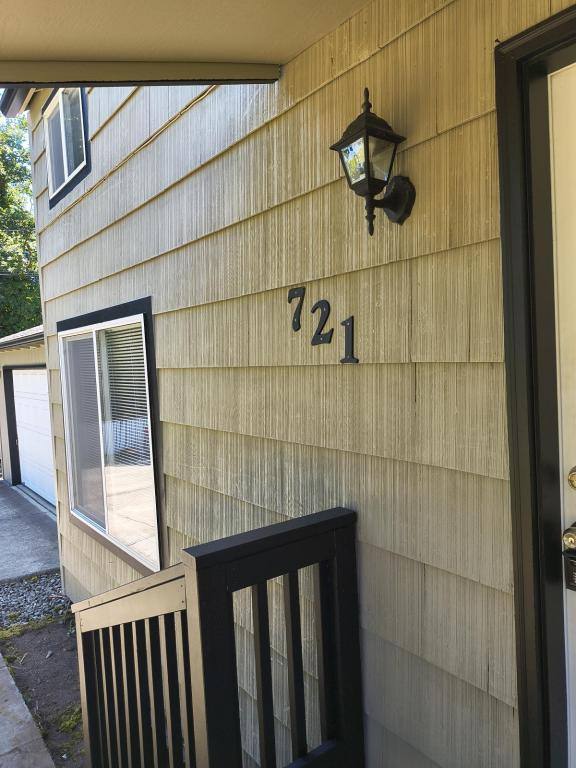 House for rent at 721 Saint Helens St, Saint Helens, OR 97051