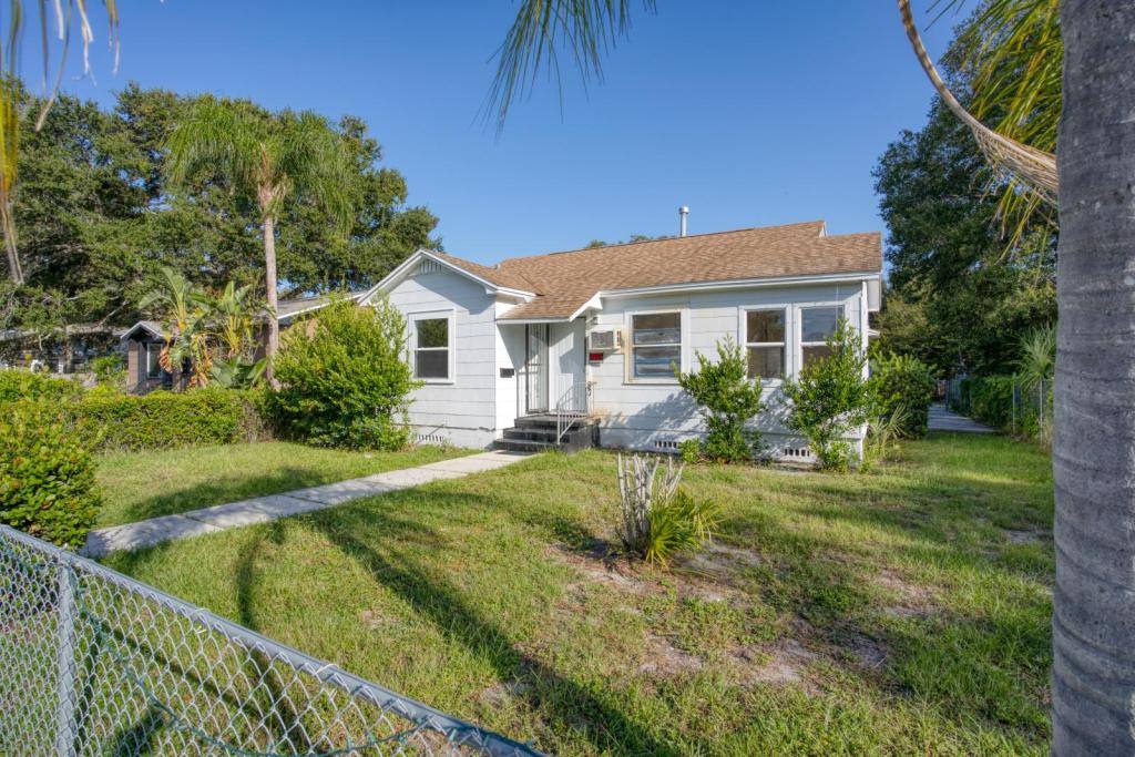 House for rent at 1255 Melrose Ave S, Saint Petersburg, FL 33705