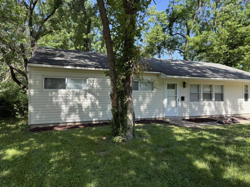 House for rent at 11400 Corrington Ave, Kansas City, MO 64134