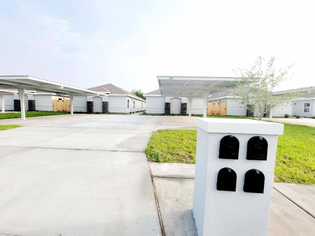 Apartment for rent at 1917 Davenport #2, Weslaco, TX 78596