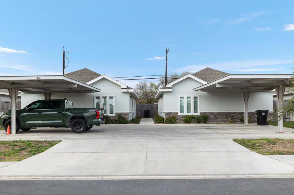 Apartment for rent at 308 S Retama Lane #1, Weslaco, TX 78596