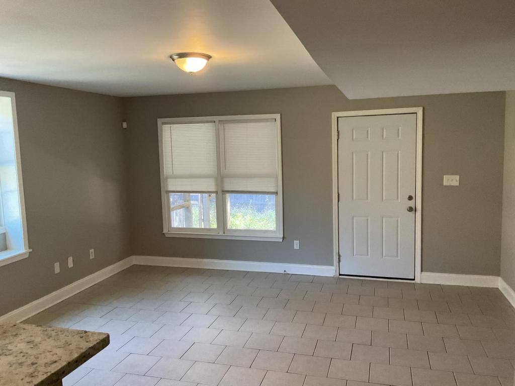 Apartment for rent at 102 Fair Oaks Dr, Athens, GA 30605