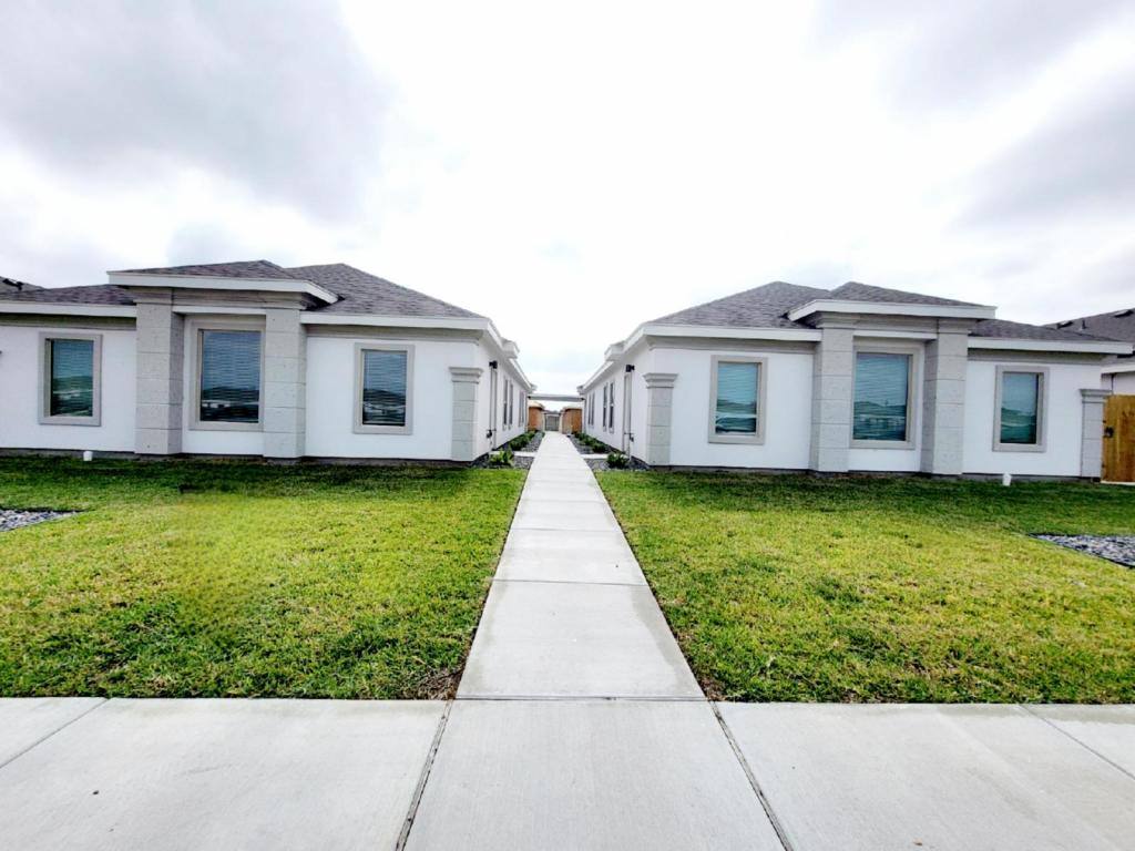 Apartment for rent at 5805 Swallow Ave #1, Mission, TX 78573