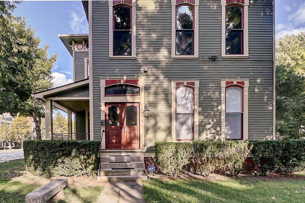 Townhouse for rent at 943 N Park Ave #B, Indianapolis, IN 46202