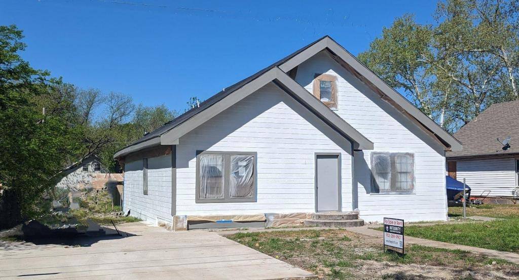 House for rent at 1608 S Elm St, Sherman, TX 75090