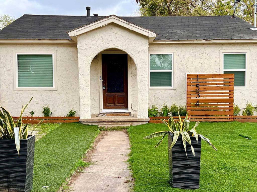House for rent at 1534 Oak Lea Dr, Irving, TX 75061