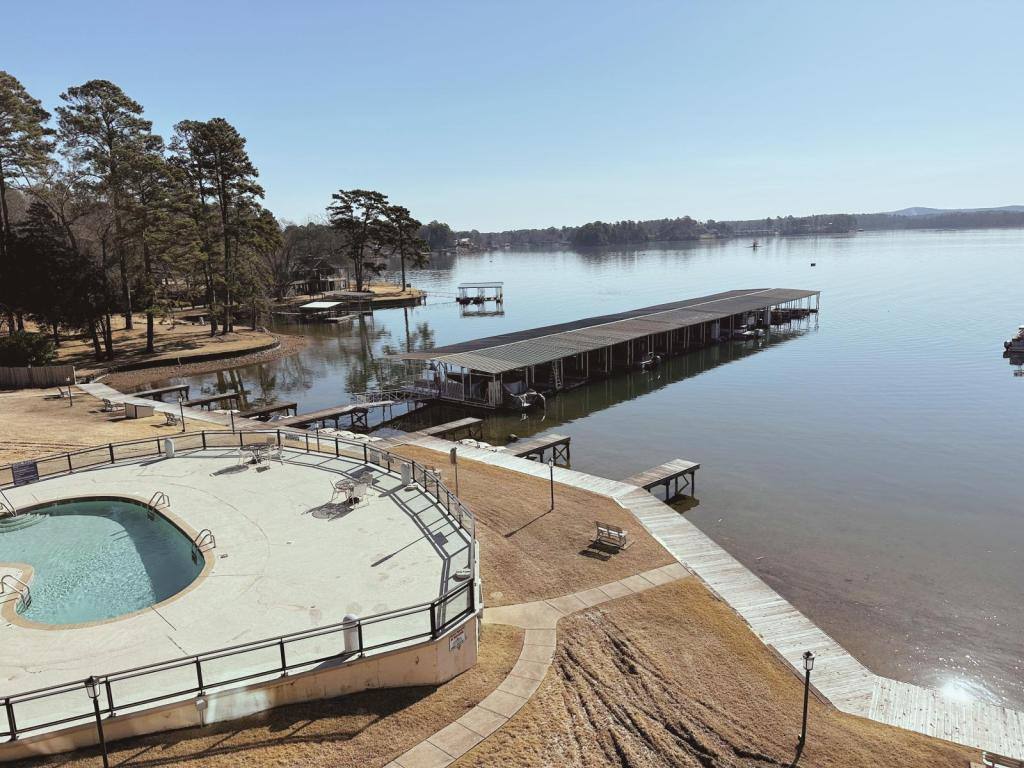 Condo for rent at 270 Lake Hamilton Dr, Hot Springs National Park, AR 71913