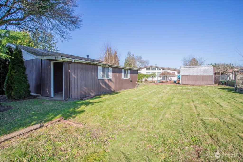 House for rent at 2127 13th Ave NW Garage C, Puyallup, WA 98371