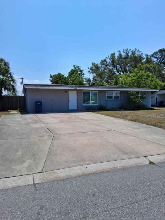 House for rent at 6115 Hopkins Dr N, Bradenton, FL 34207
