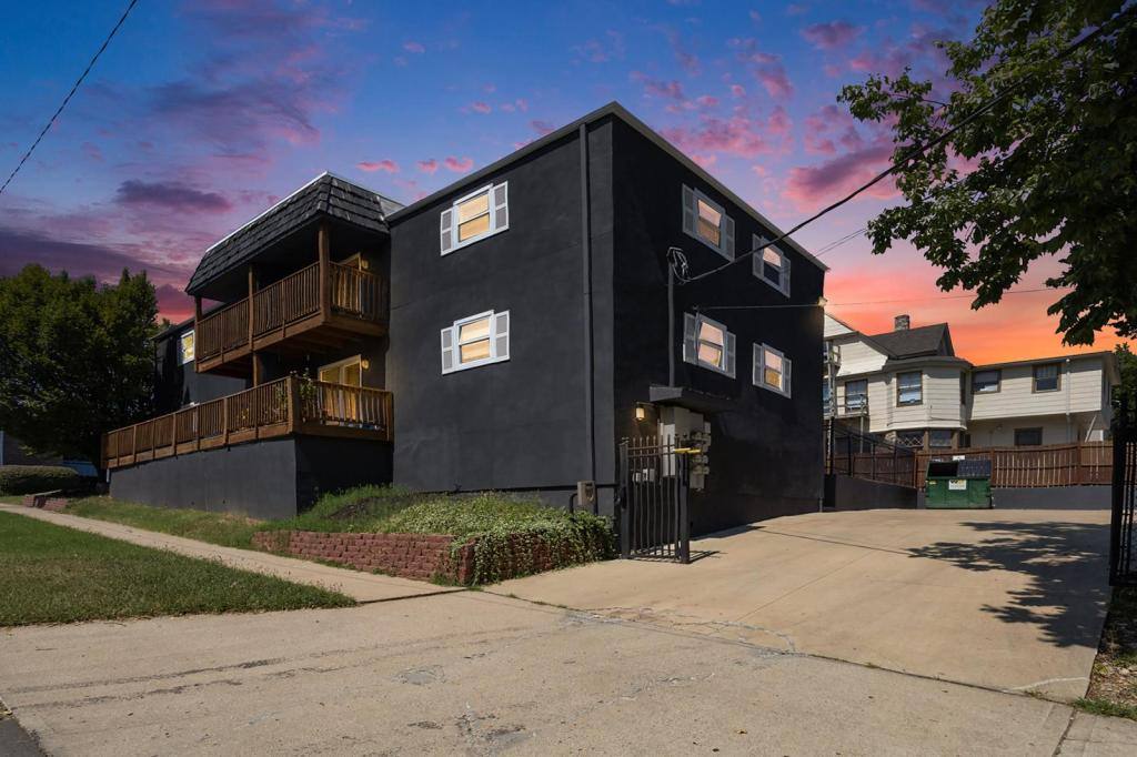 Apartment for rent at 4063 Warwick Blvd #112, Kansas City, MO 64111