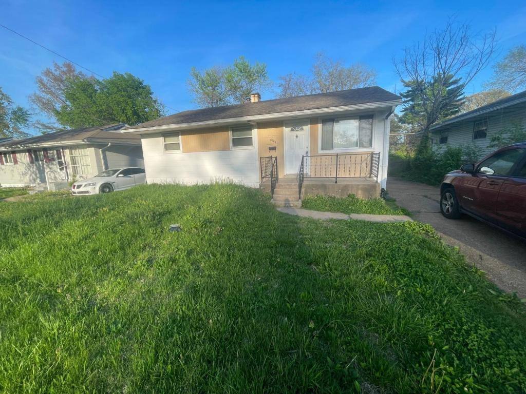 House for rent at 10768 Spring Garden Dr, Saint Louis, MO 63137