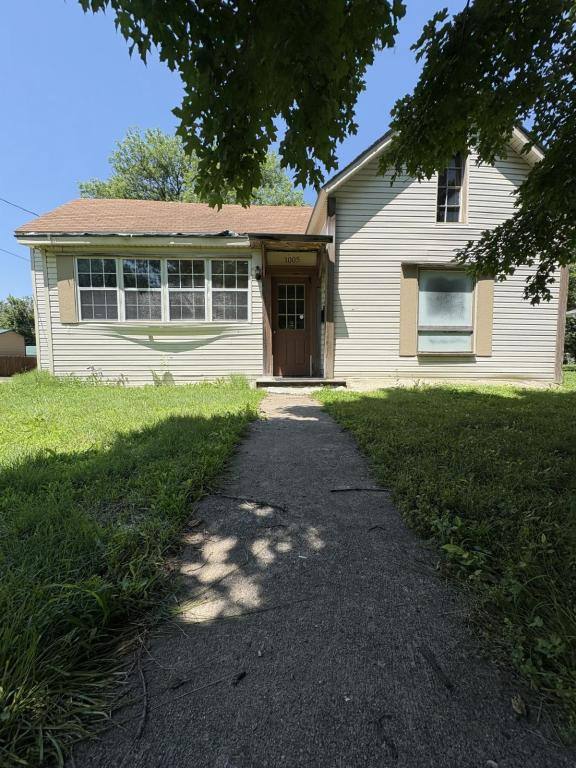 House for rent at 1005 N Cedar St, Nevada, MO 64772