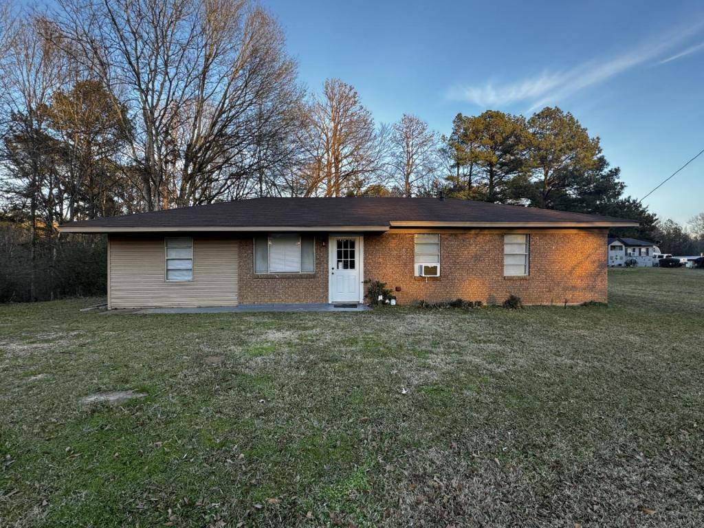 House for rent at 1046 Frazier Dr, Utica, MS 39175