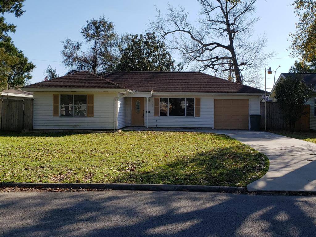 House for rent at 4255 W Broadway, Beaumont, TX 77707