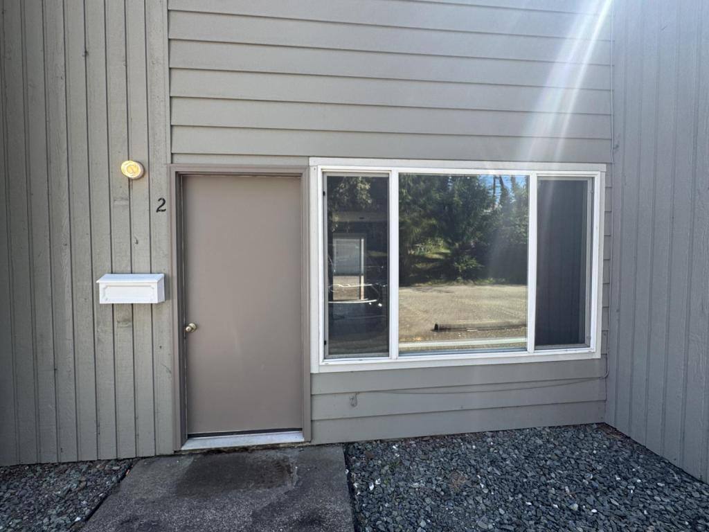 Apartment for rent at 777 Hemlock Ave, Coos Bay, OR 97420