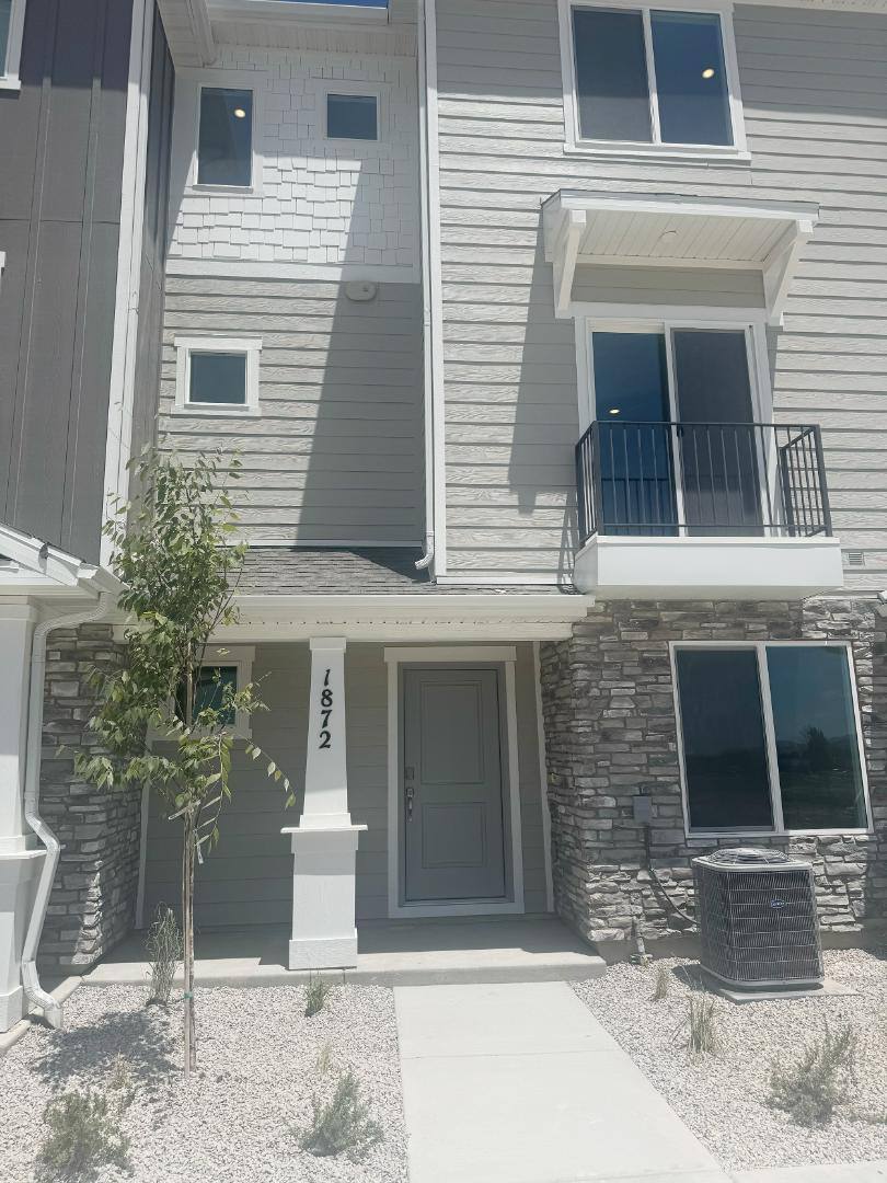 Townhouse for rent at 1872 E Thunder Lane, Eagle Mountain, UT 84005
