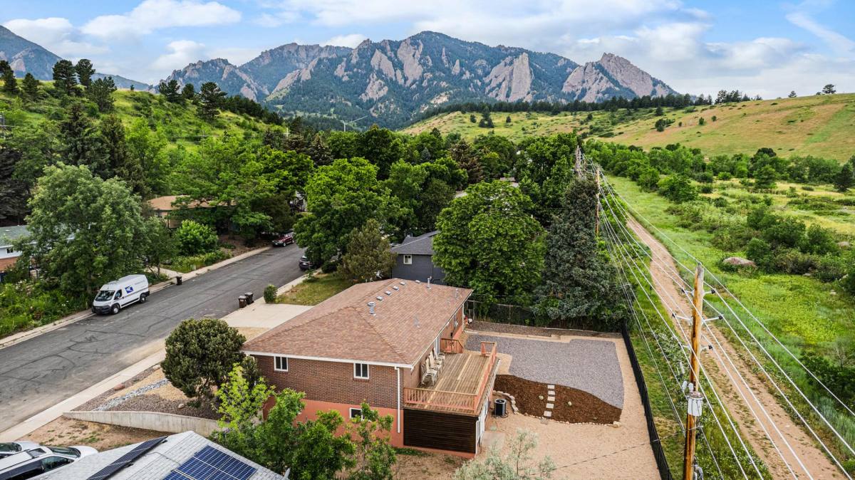 House for rent at 2095 Dartmouth Ave, Boulder, CO 80305