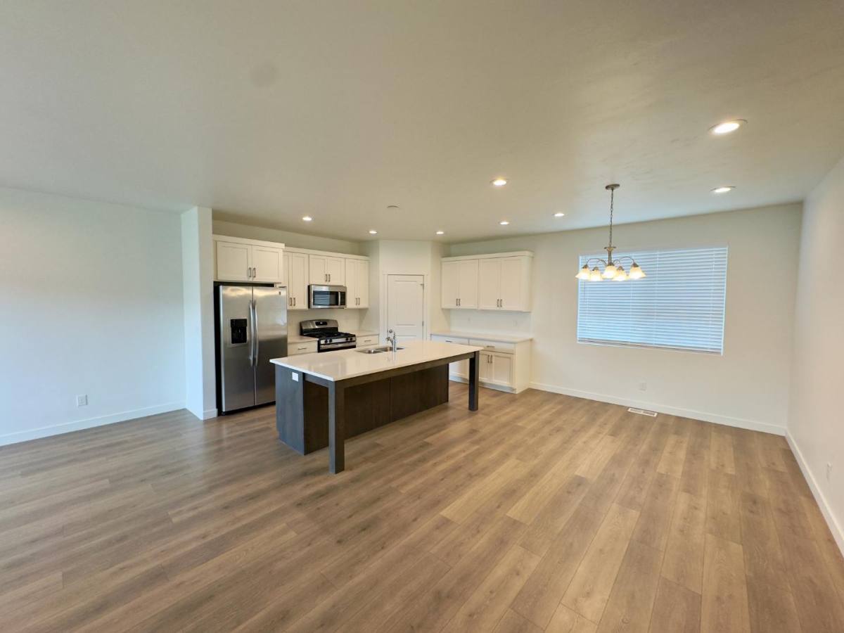 Townhouse for rent at 442 S 900 W #SINGLE Family, American Fork, UT 84003