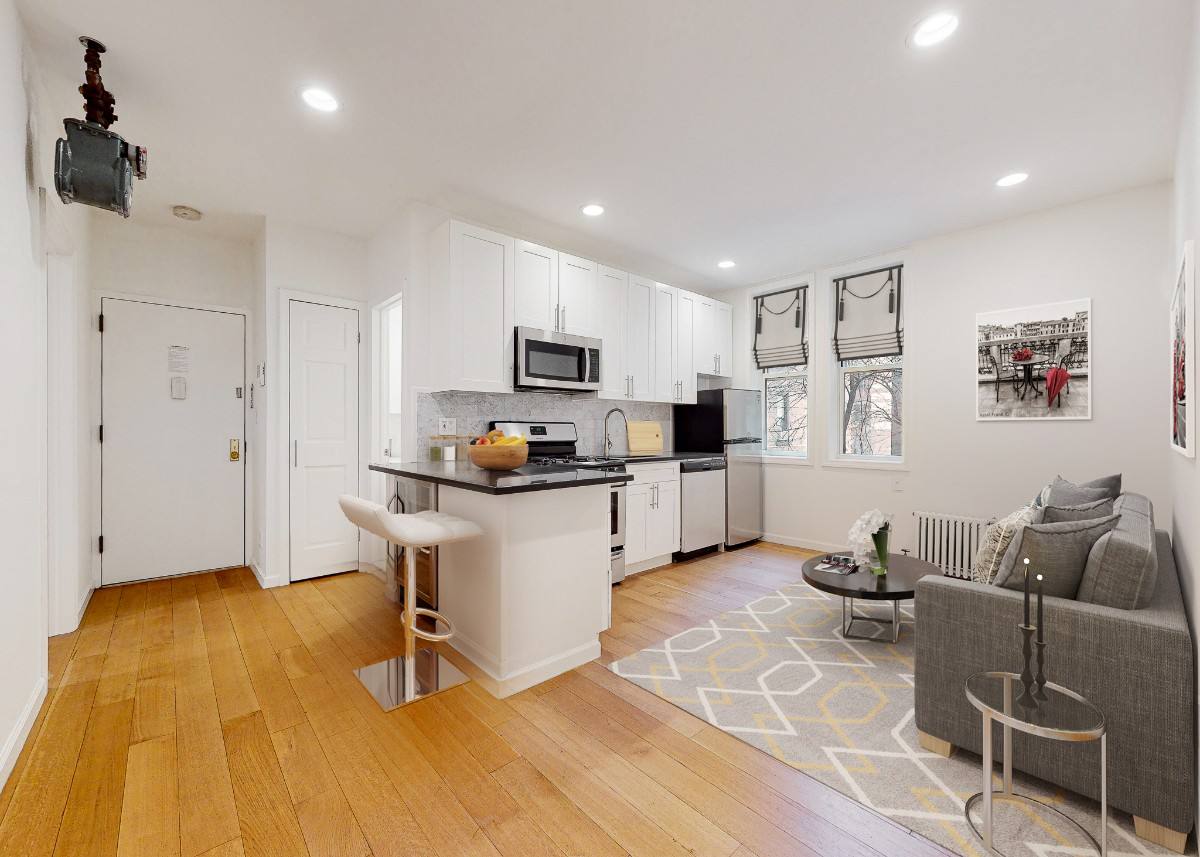 Apartment for rent at 103 Thayer St #C, New York, NY 10040
