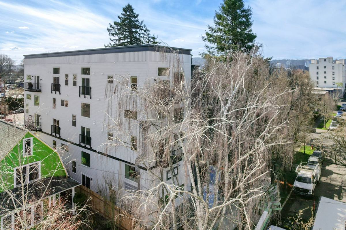 Apartment for rent at 1820 NE Davis St, Portland, OR 97232