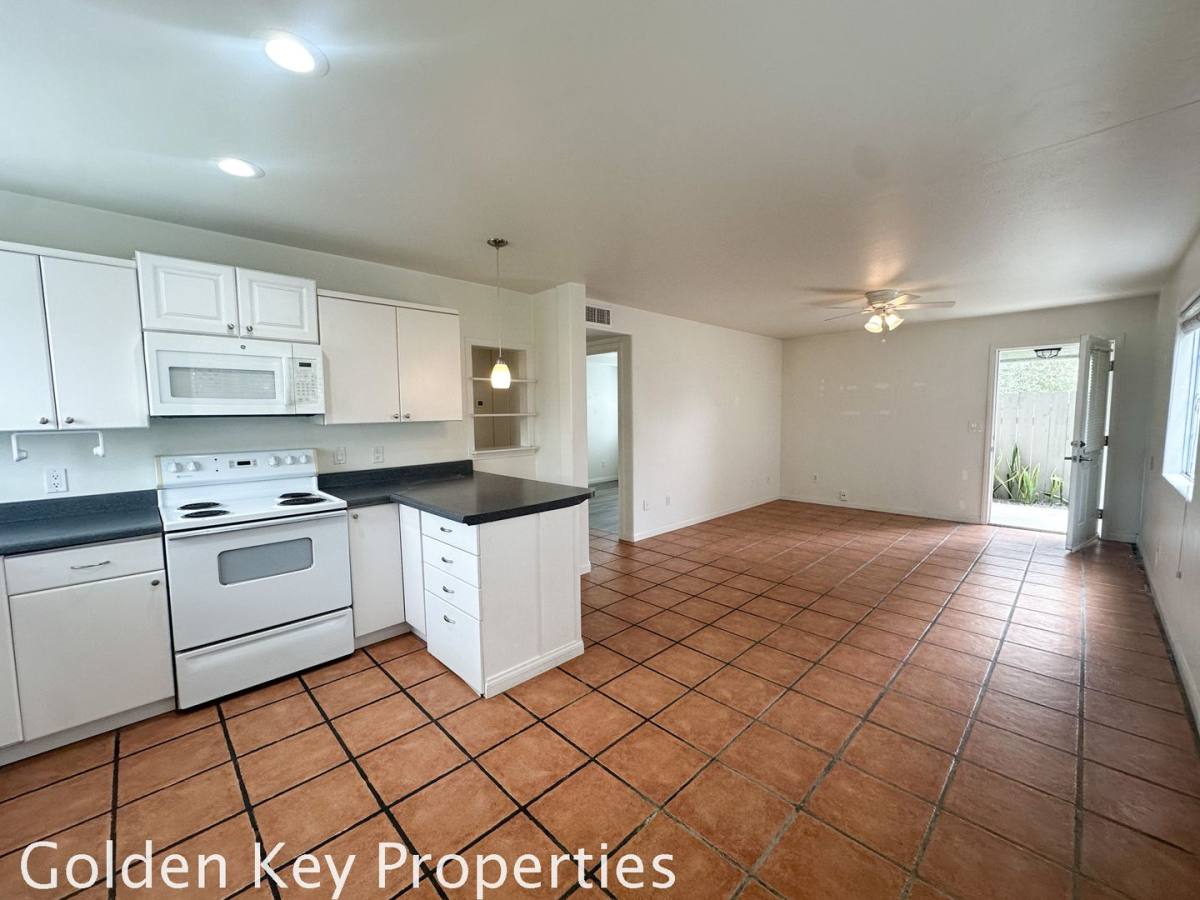 Townhouse for rent at 2015 Stewart St, Oceanside, CA 92054