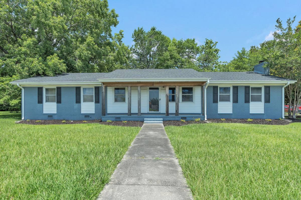 House for rent at 401 Oakwood Ave, Jacksonville, NC 28546
