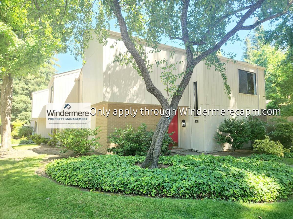 Townhouse for rent at 1311 Vanderbilt Way, Sacramento, CA 95825