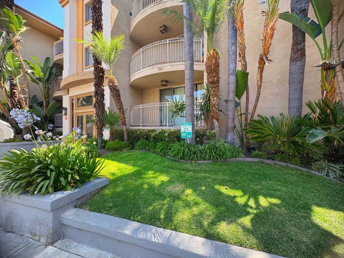 Apartment for rent at 4646 Willis Ave, Sherman Oaks, CA 91403