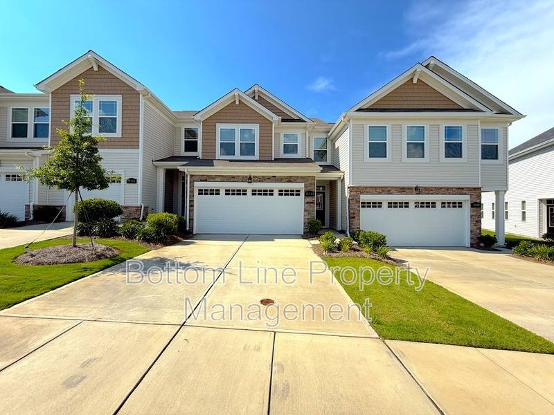 Townhouse for rent at 15622 Little Bluestem St, Charlotte, NC 28278