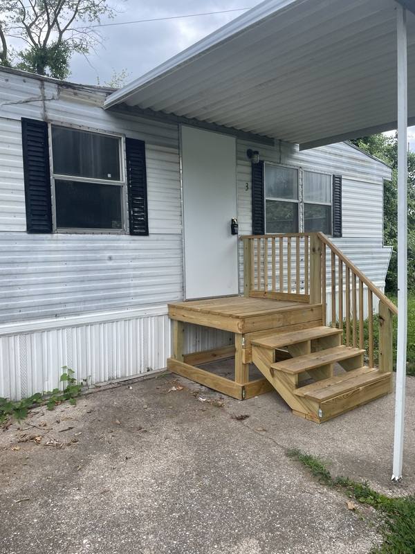 House for rent at 615 S 2nd St #3, Belleville, IL 62220