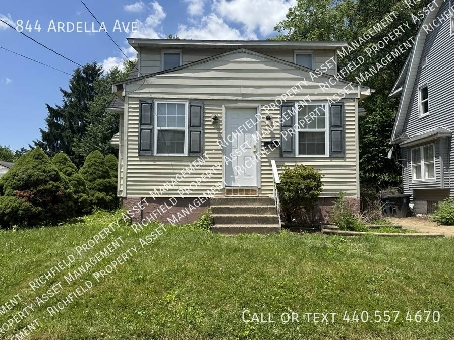 House for rent at 844 Ardella Ave, Akron, OH 44306