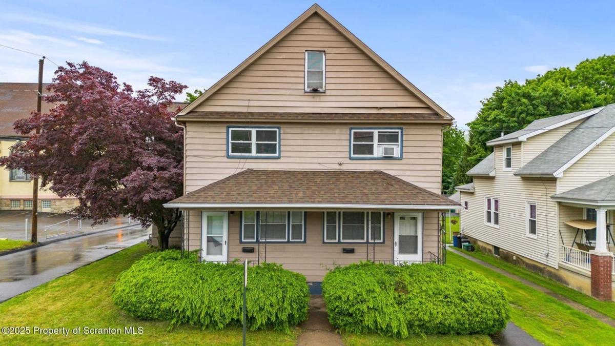 Apartment for rent at 213-215 Bellman St, Scranton, PA 18512
