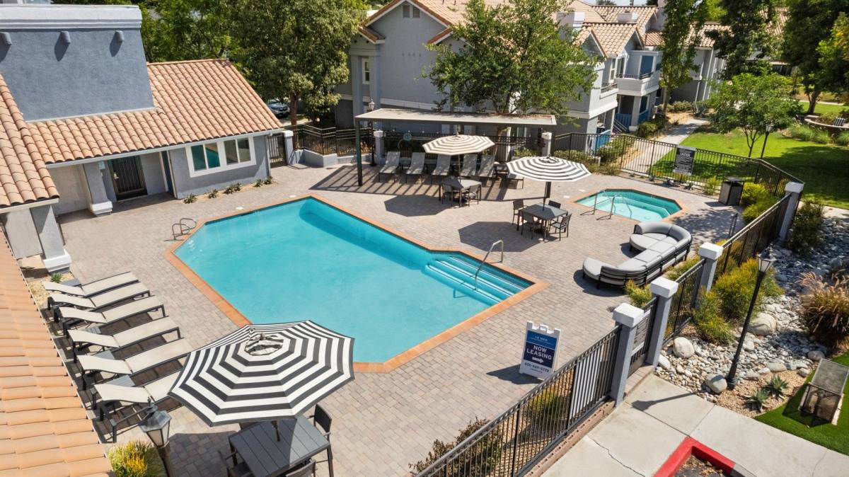 Apartment for rent at 950 W Sierra Madre Ave, Azusa, CA 91702