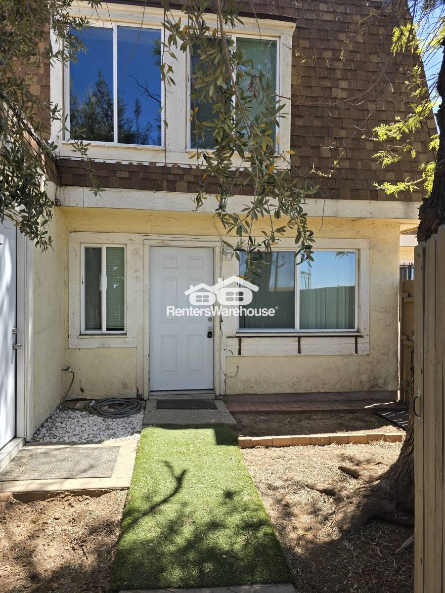 Townhouse for rent at 8236 N 34th Dr, Phoenix, AZ 85051