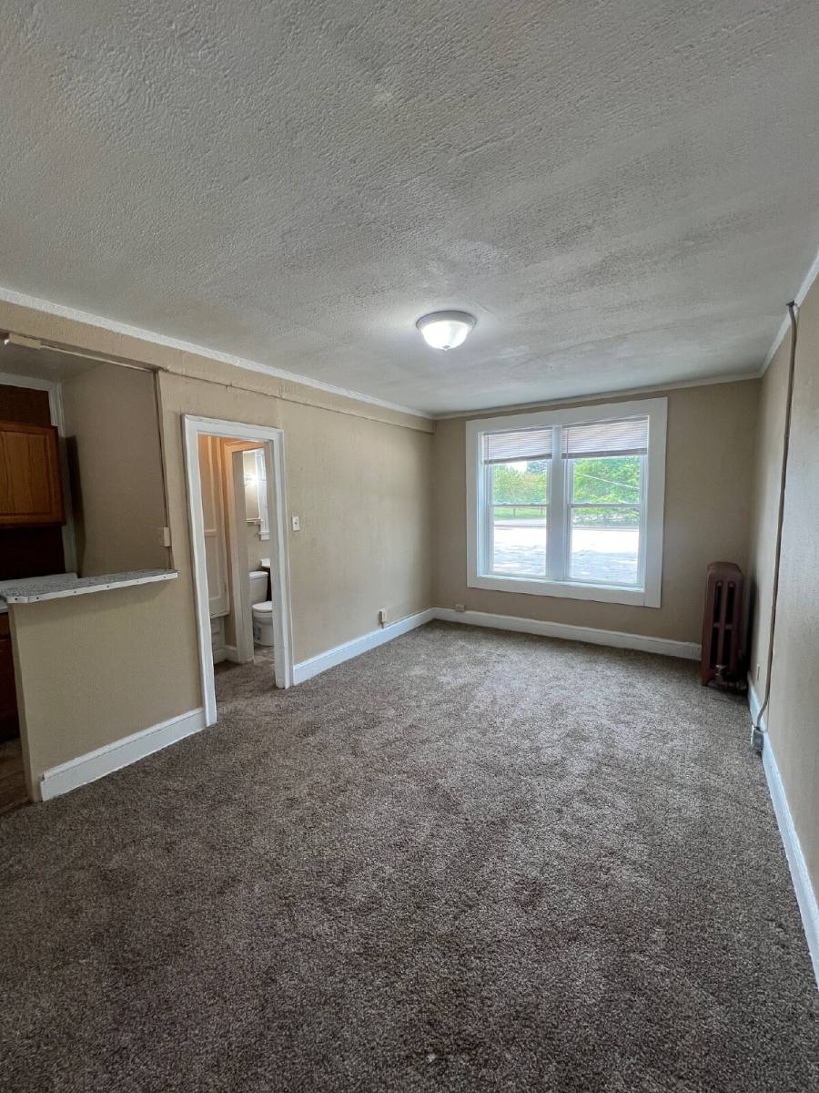 Apartment for rent at 1120 Polk Blvd #212, Des Moines, IA 50311