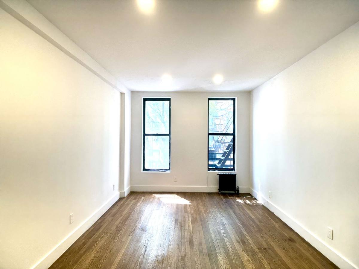 House for rent at 156 E 85th St #2B, New York, NY 10028
