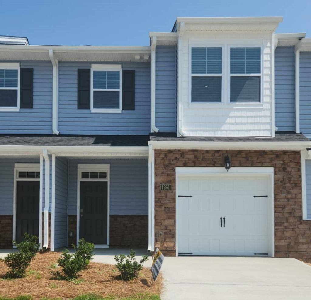 Townhouse for rent at 1261 Evelynnview Lane, Kernersville, NC 27284