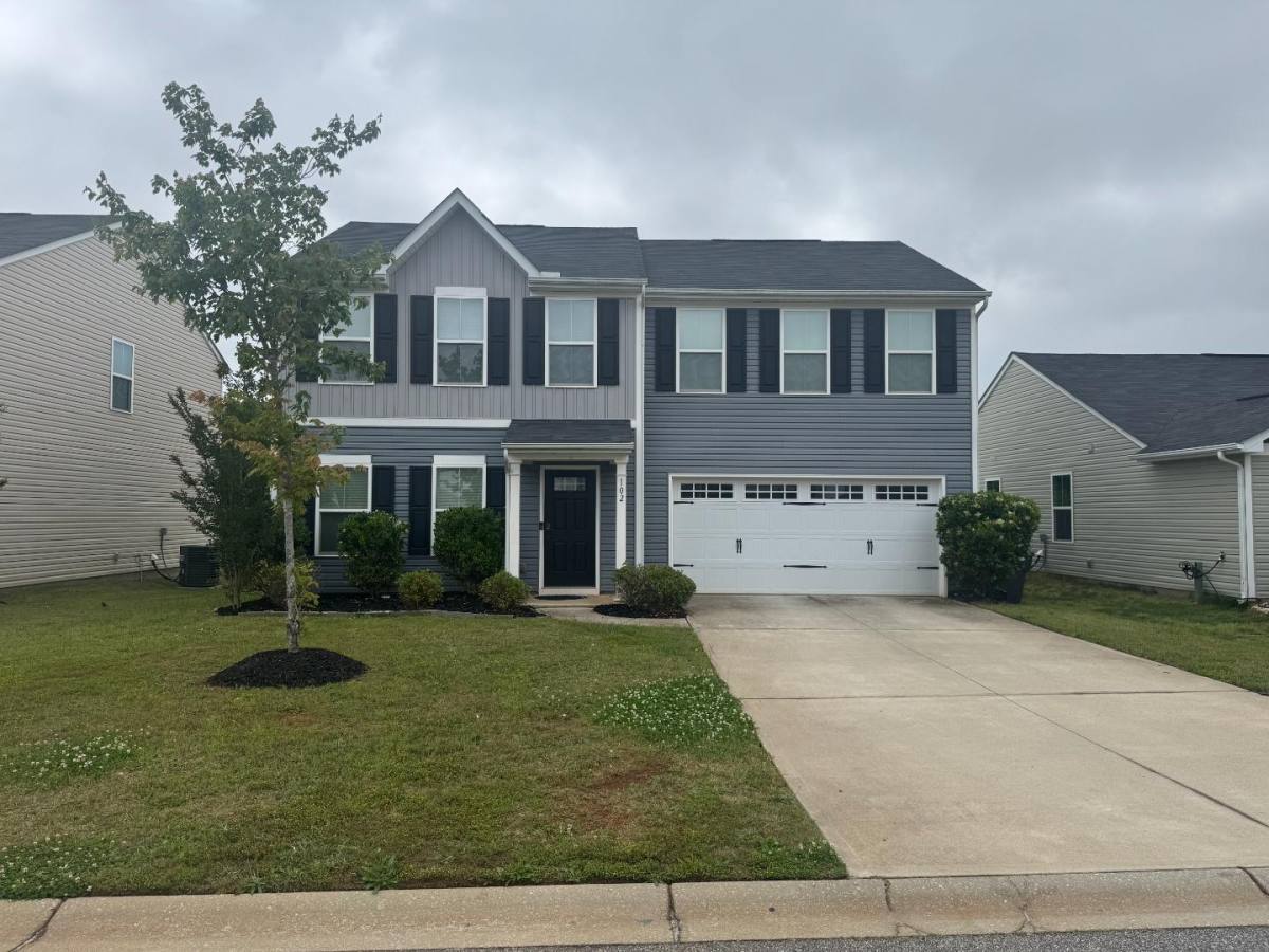 House for rent at 102 Castlebrook Dr, Greenville, SC 29605