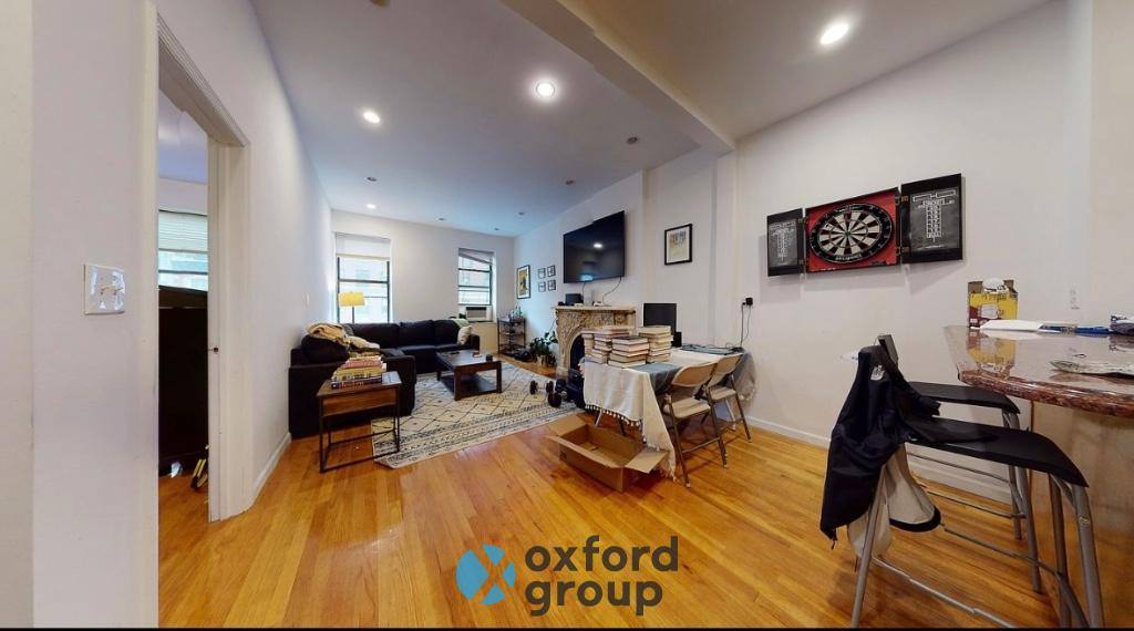 Townhouse for rent at 322 2nd Ave, New York, NY 10003