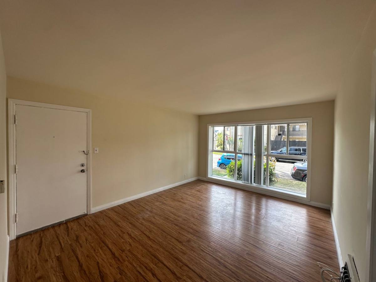 Apartment for rent at 4300 Centralia St, Long Beach, CA 90808