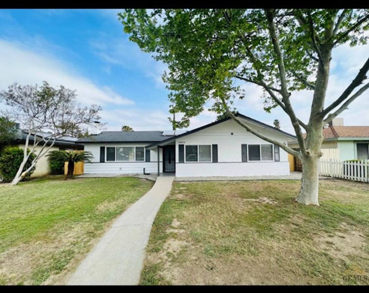 House for rent at 3404 Planz Rd, Bakersfield, CA 93309