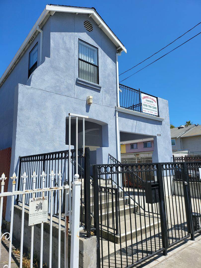 House for rent at 526 Harbour Way, Richmond, CA 94801