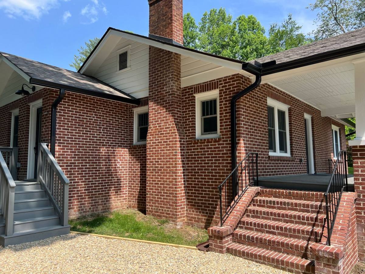 House for rent at 1094 Old Highway 64, Etowah, NC 28729