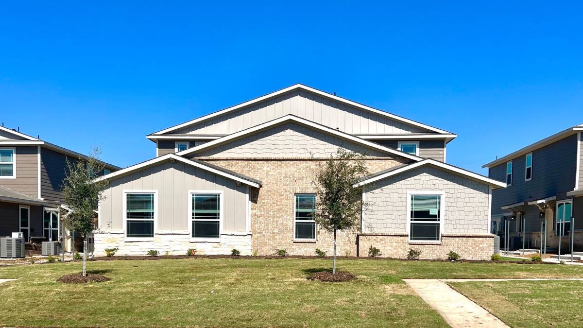 Townhouse for rent at 635 Wheatfield Dr, Venus, TX 76084