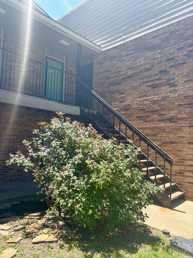 Condo for rent at 8109 Skillman, Dallas, TX 75231