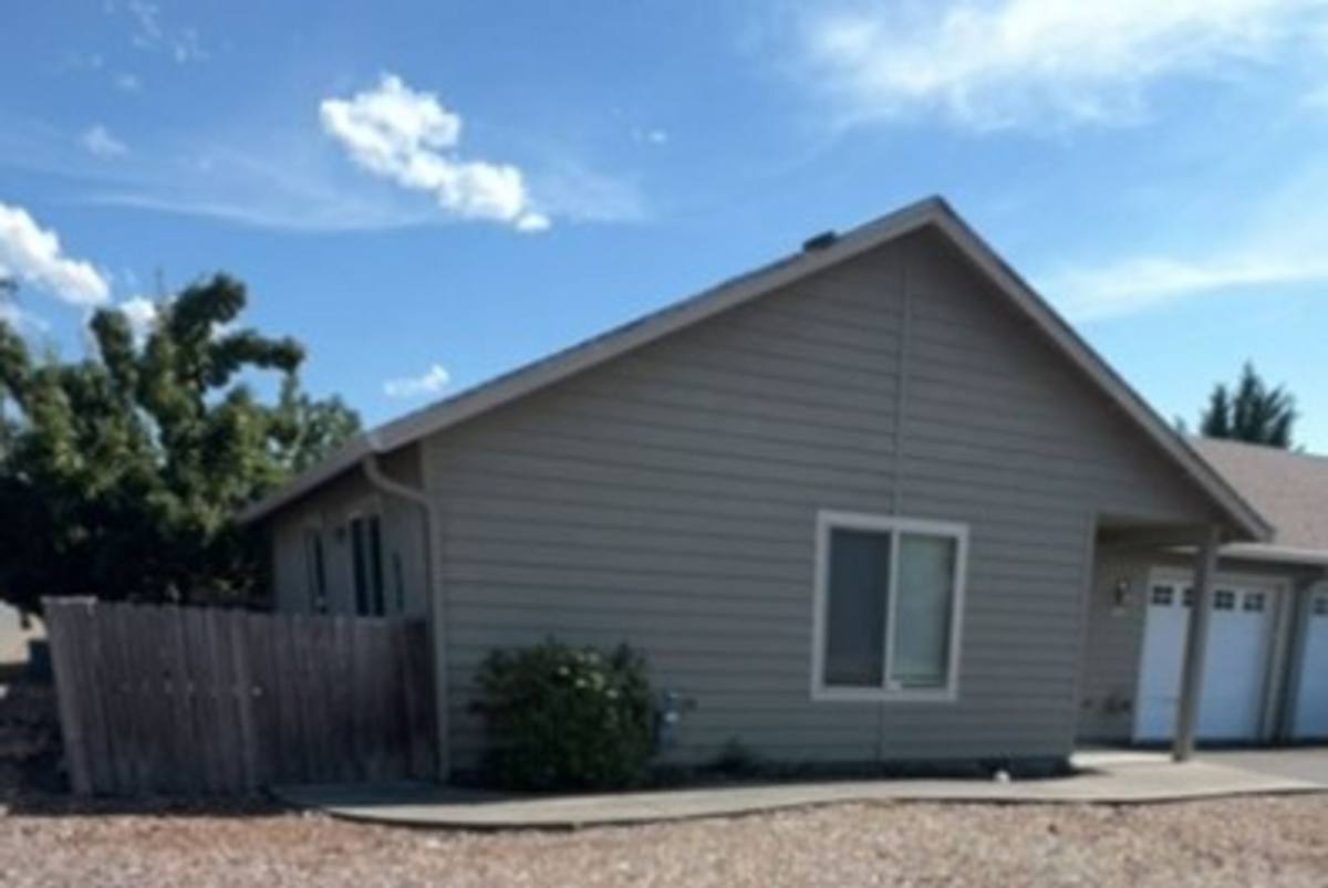 401 & 403 SW Marion Lane, Grants Pass, OR 97527