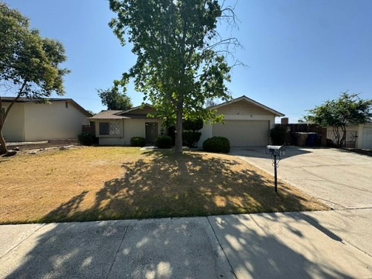 House for rent at 3233 Colgate Lane, Bakersfield, CA 93306